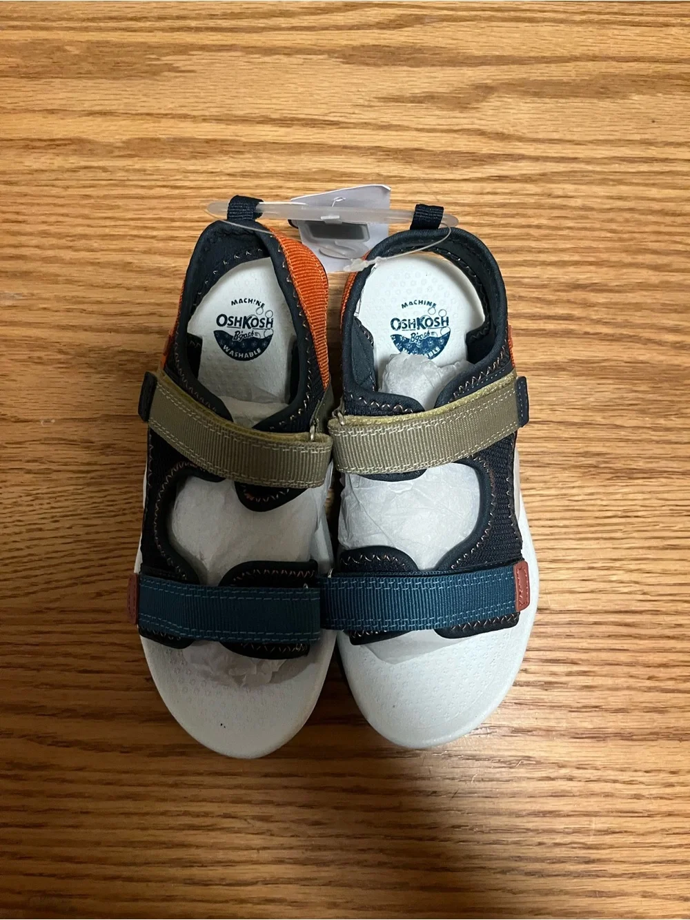 NEW  BOYS OSHKOSH WASHABLE HORCHATA SANDALS SIZE 1